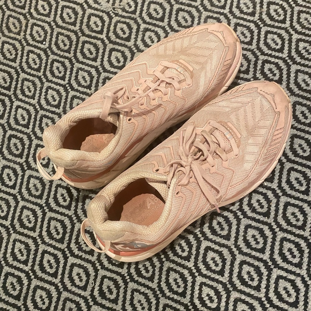 HOKA ONE ONE Outdoor Voices Pink sz 8.5